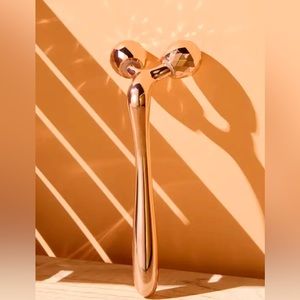 Neiman Marcus Rose Gold Face Roller